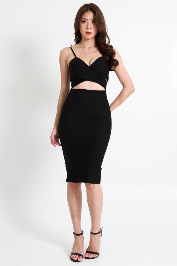 Hestia Side Knit Cutout Dress (Black) | Carrislabelle