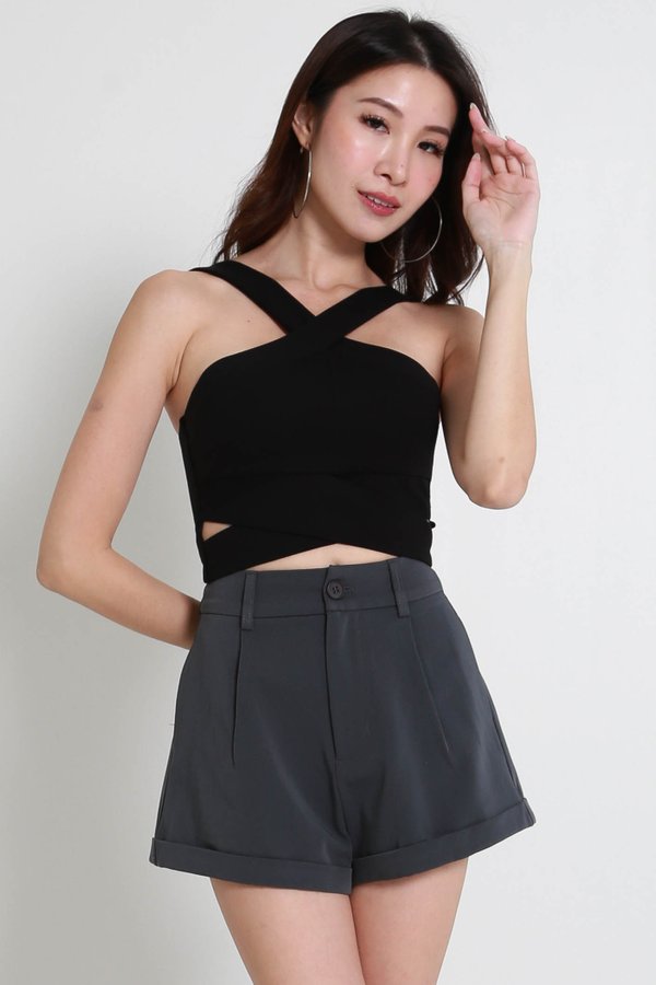 *Luxe* Pralo Cut In Top (Black)