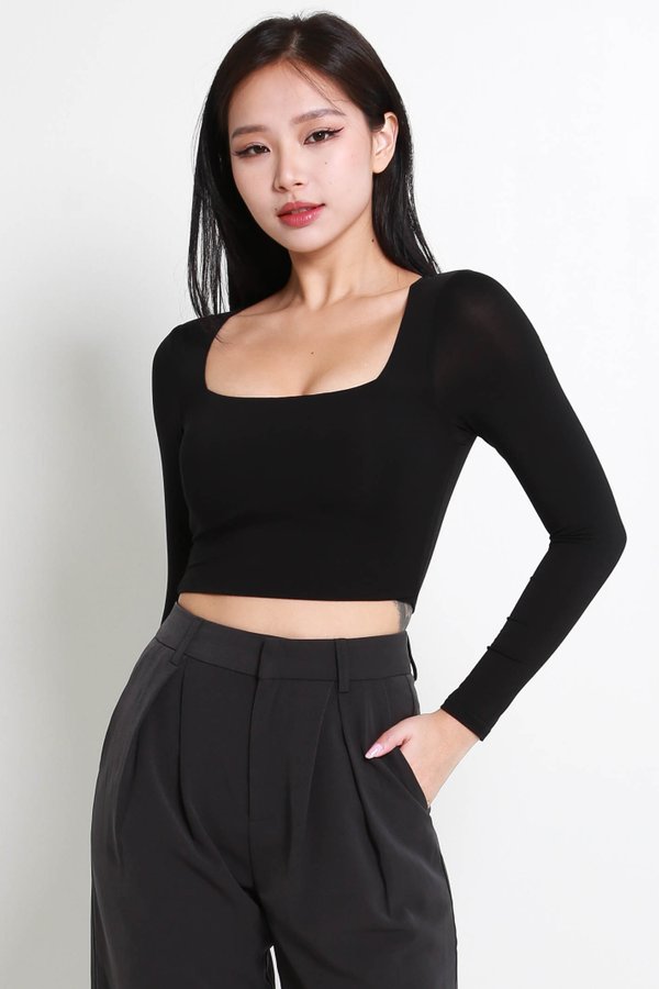 Lily Scoop Neck Long Sleeve Top (Black)