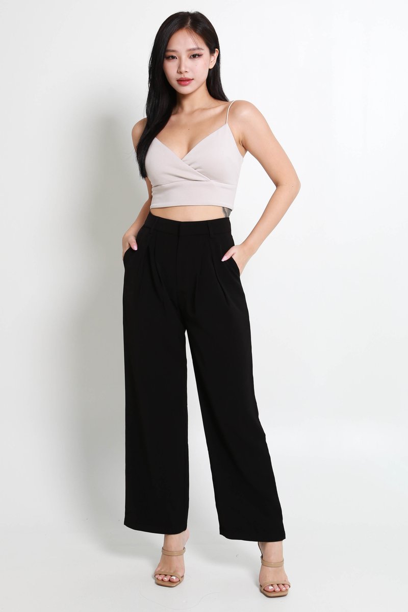 Catana Pleated Pants (Black) | Carrislabelle