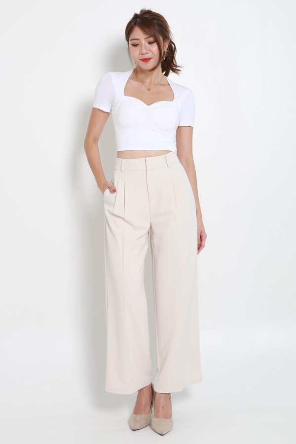 Pia Sweetheart Sleeved Top (White)