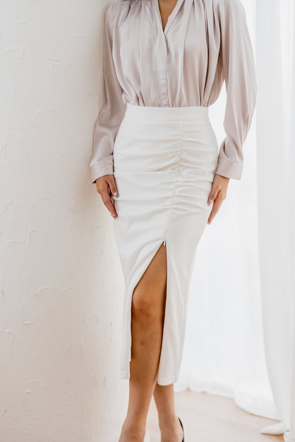 *Cloud* Kerry Slit Ruched Skirt (White) *Cloud* Kerry Slit Ruched Skirt (White)