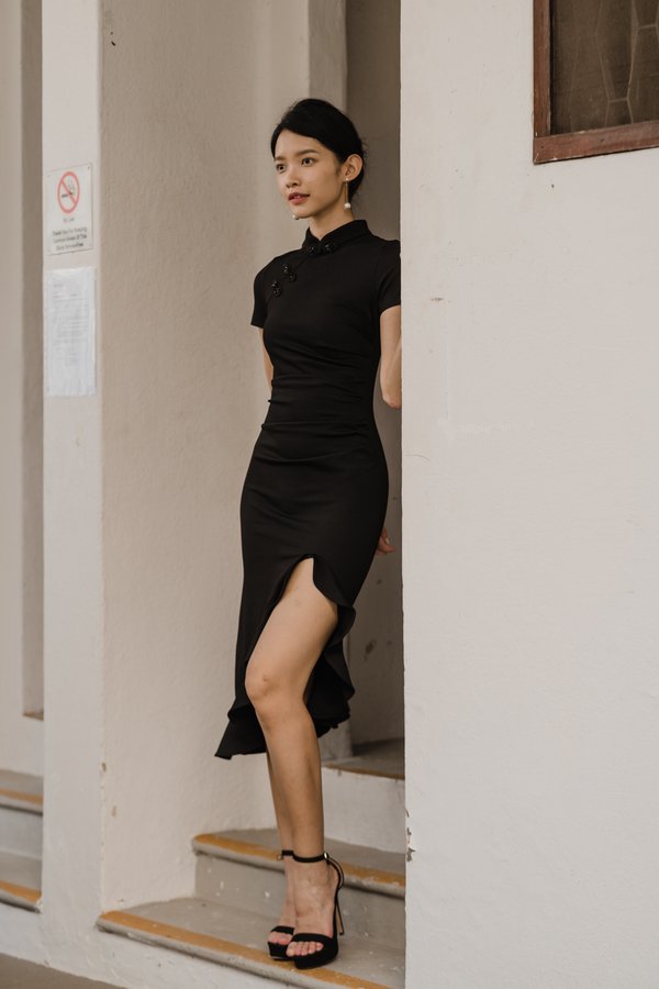Leyue Ruched Ruffle Dress (Black) Leyue Ruched Ruffle Dress (Black)