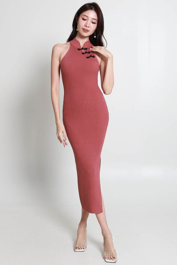 Yue Slit Knit Qipao (Salmon Pink)  Yue Slit Knit Qipao (Salmon Pink)