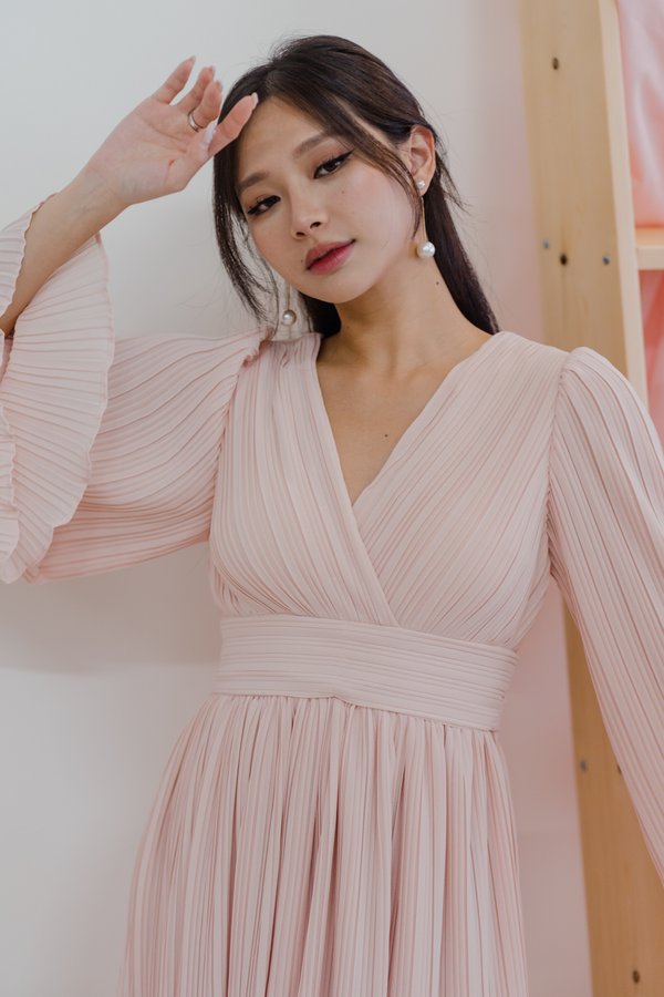 Anastasia Open Back Pleat Dress (Peach Pink)