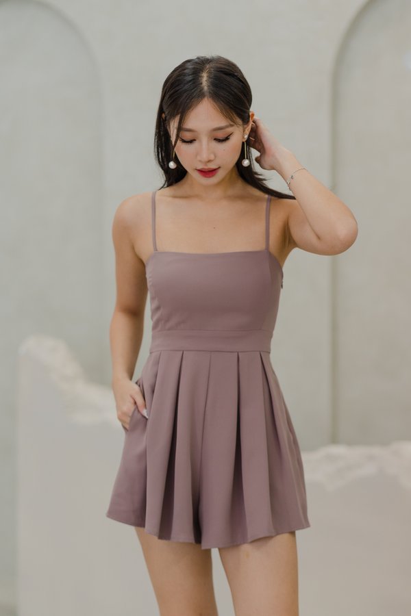Lazier Pleated Romper (Ash Brown) Lazier Pleated Romper (Ash Brown)