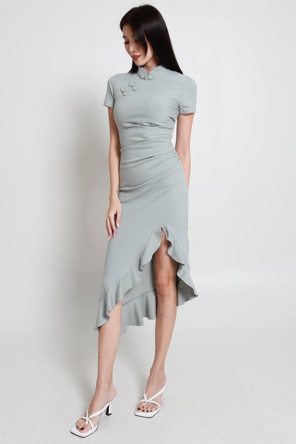 Leyue Ruched Ruffle Dress (Green Lily) Leyue Ruched Ruffle Dress (Green Lily)