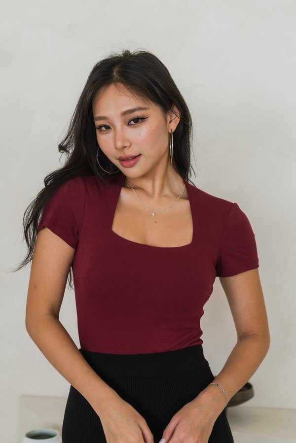 *Lite* [REGULAR] Lyla Queen Anne Top (Maroon)