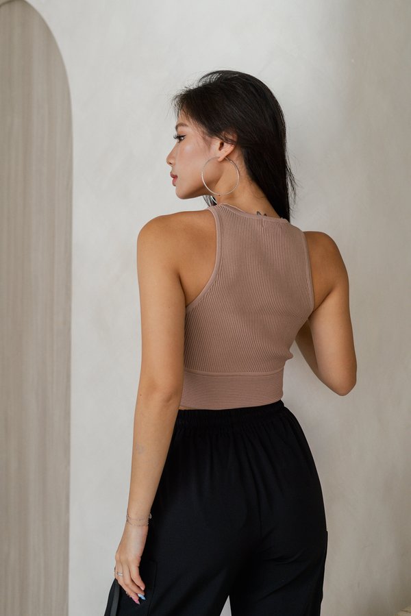 Dara Sleeveless Knit Top (Brown)