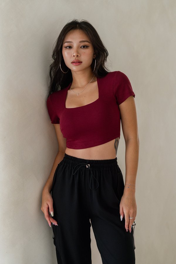*Lite* [CROPPED] Lyla Queen Anne Top (Maroon)