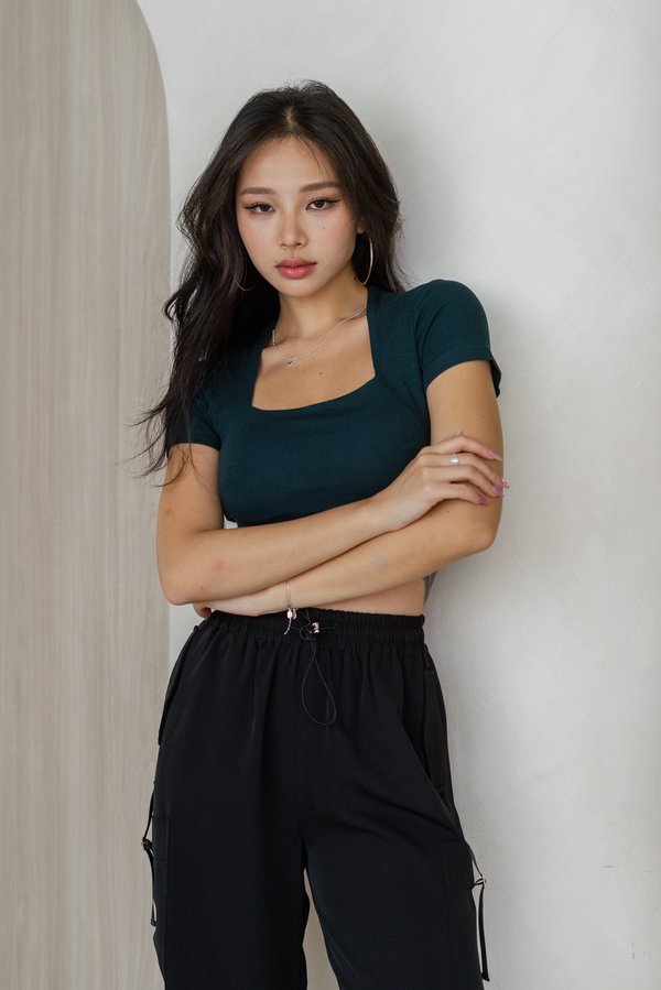 *Lite* [CROPPED] Lyla Queen Anne Top (Forest Green)
