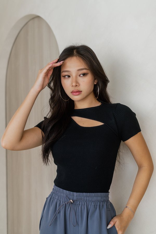 Alexia Asymmetrical Knit Top (Black)