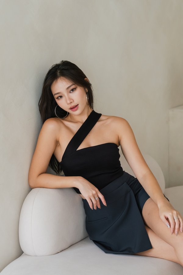 *Cloud* Elia Toga Top (Black)