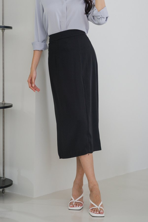 Elora Adjustable Slit Midi Skirt (Black)