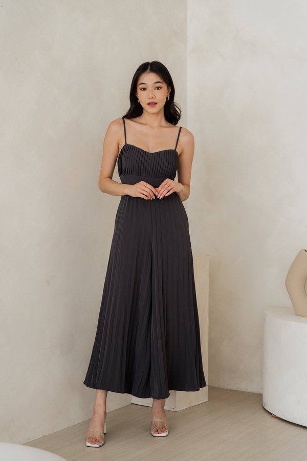 [PETITE] Roxie Pleated Jumpsuit (Gunmetal)