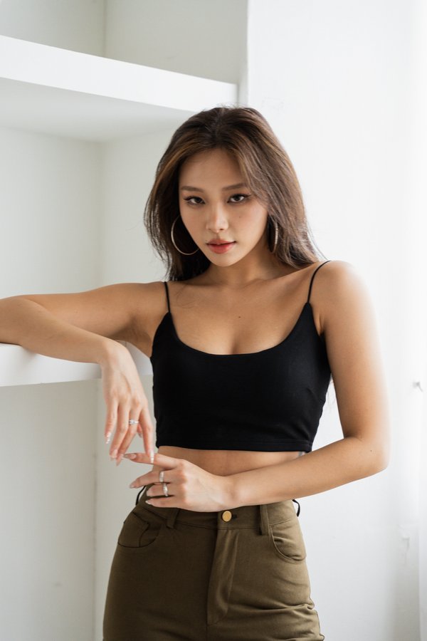 *Lite* [CROPPED] Liv Basic Cami Top (Black)