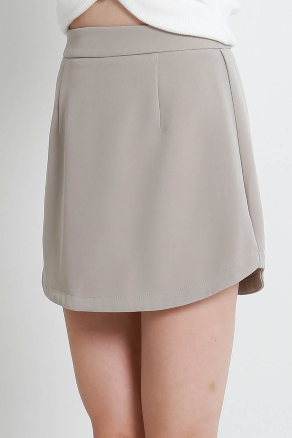 Caity Curve Hem Skorts (Khaki)