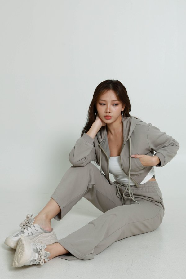 Axton Cropped Zipper Jacket (Earl Grey)