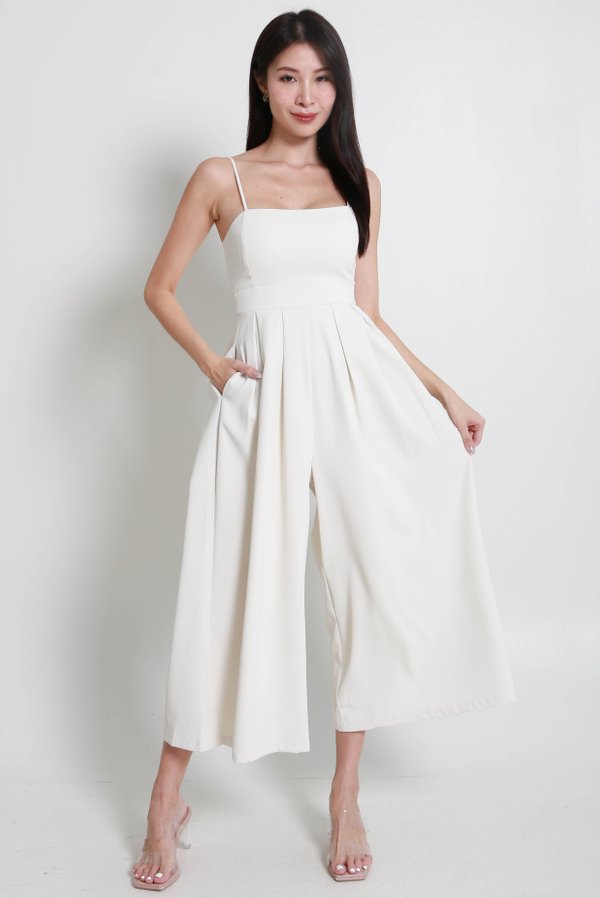 Lazie Pleated Jumpsuit (Vanilla) Lazie Pleated Jumpsuit (Vanilla)