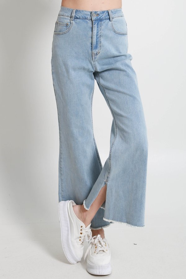Heidi Slit Denim Jeans (Light Wash) Heidi Slit Denim Jeans (Light Wash)