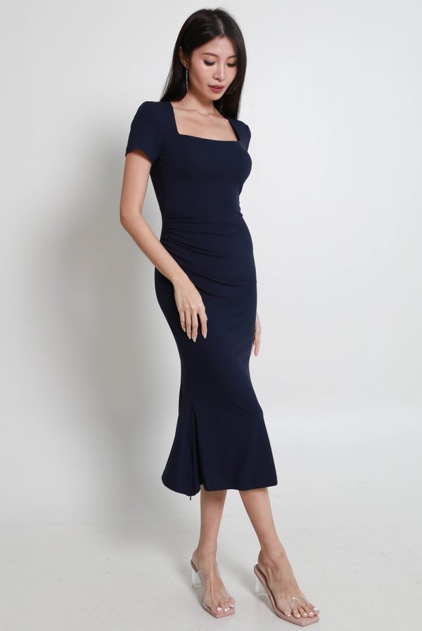 *Lite* Leshia Sleeved Mermaid Ruched Dress (Navy)