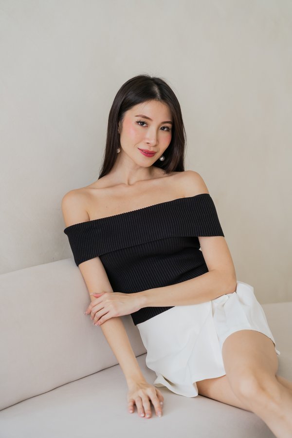 Valia Off Shoulder Knit Top (Black)