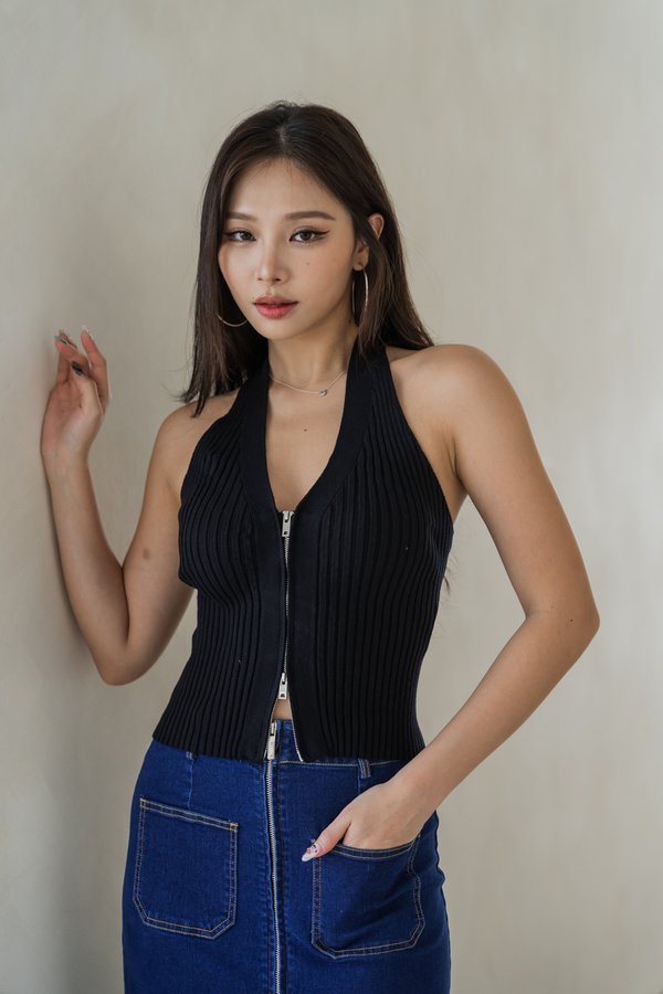 Delynn Halter Knit 2 Way Zipper Top (Black)