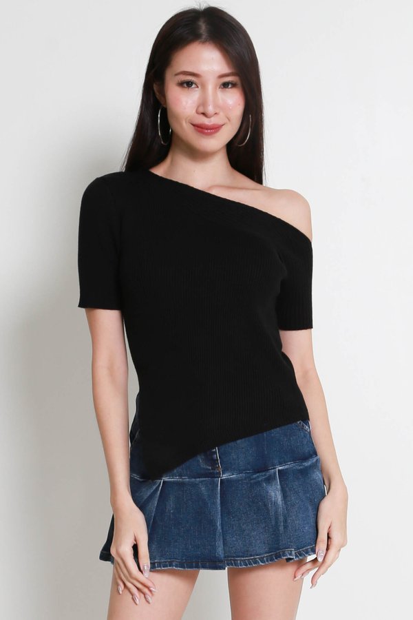 Lilith Asymmetrical Knit Top (Black)