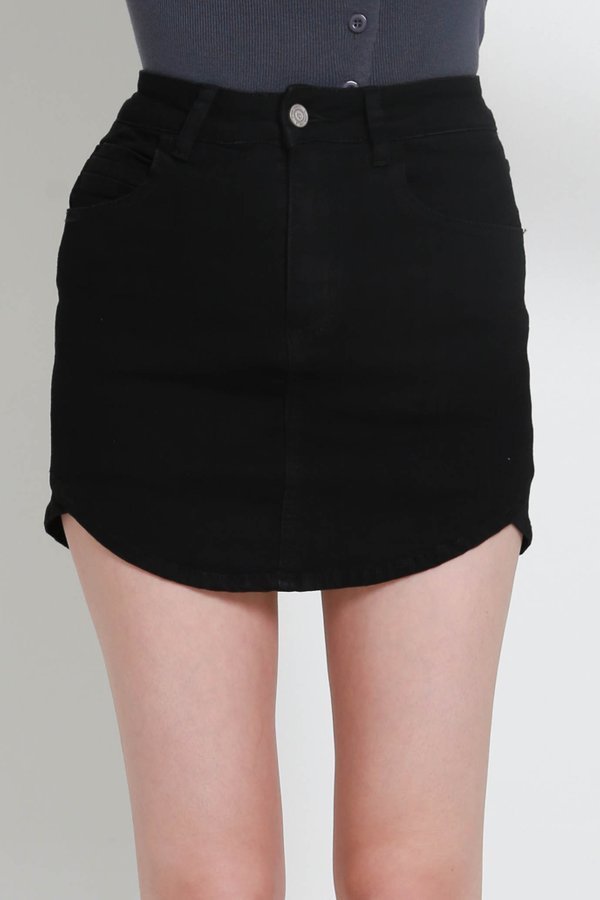 Cora Curve Hem Denim Skorts (Black) Cora Curve Hem Denim Skorts (Black)