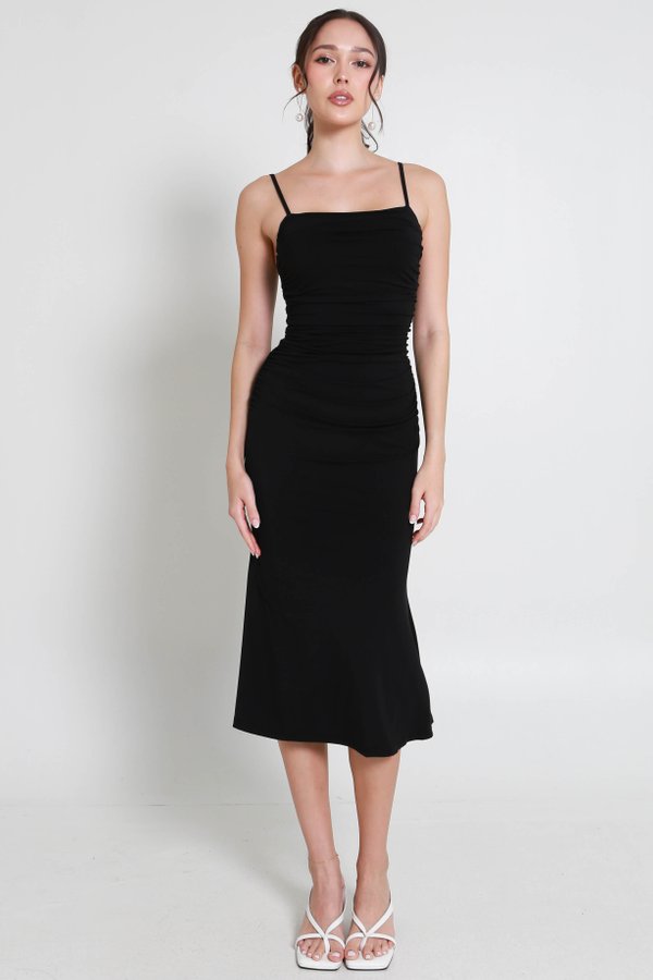 Amalia Padded Ruched Mermaid Dress (Black)