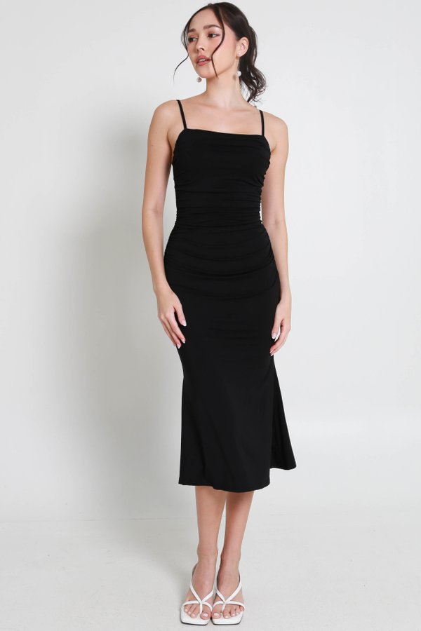 Amalia Padded Ruched Mermaid Dress (Black)