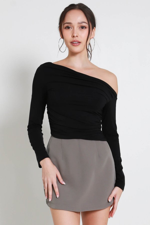 Rosaline Long Sleeve Top (Black)