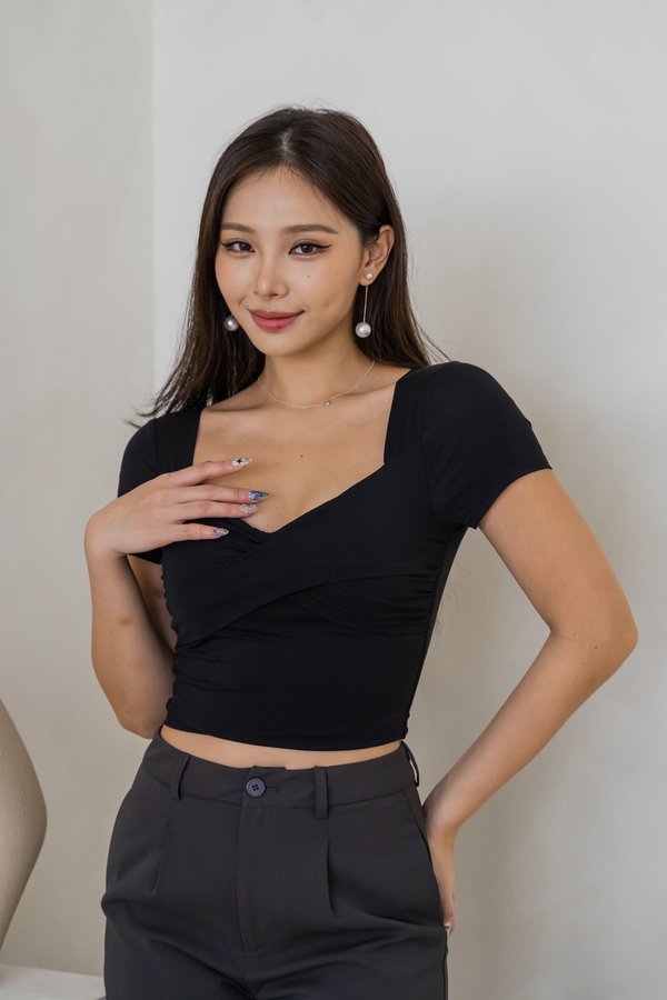 Gloria Twist Knot Sleeved Top (Black)