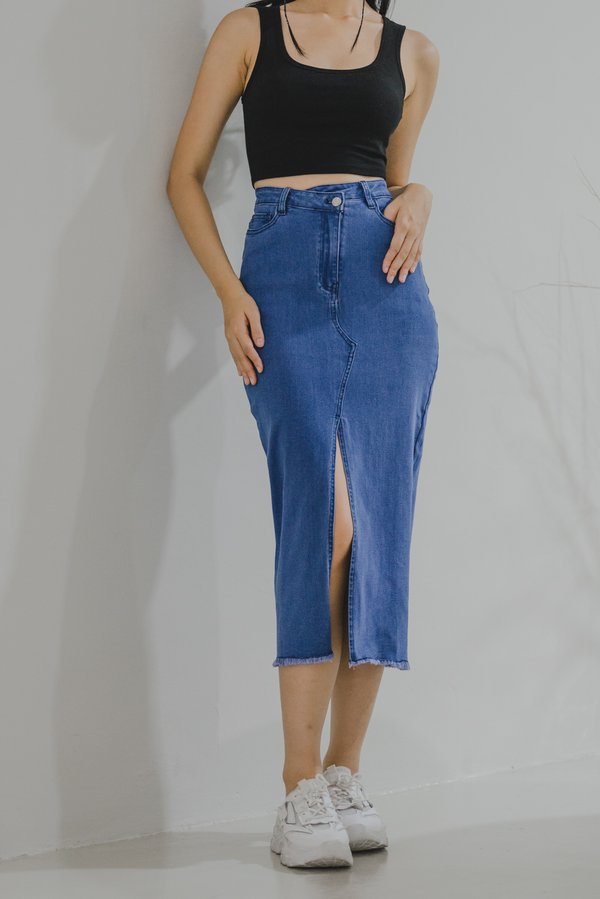 Jesse Front Slit Denim skirt (Mid Wash)