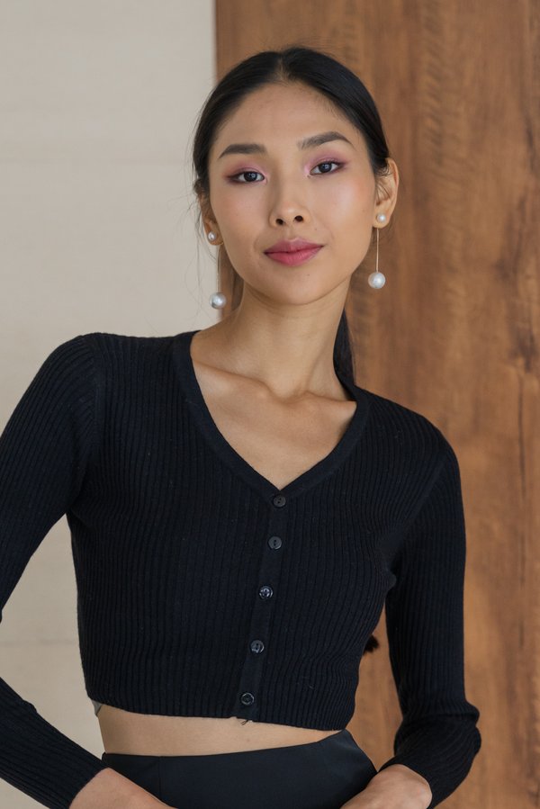 Aera Button Cardigan (Black)