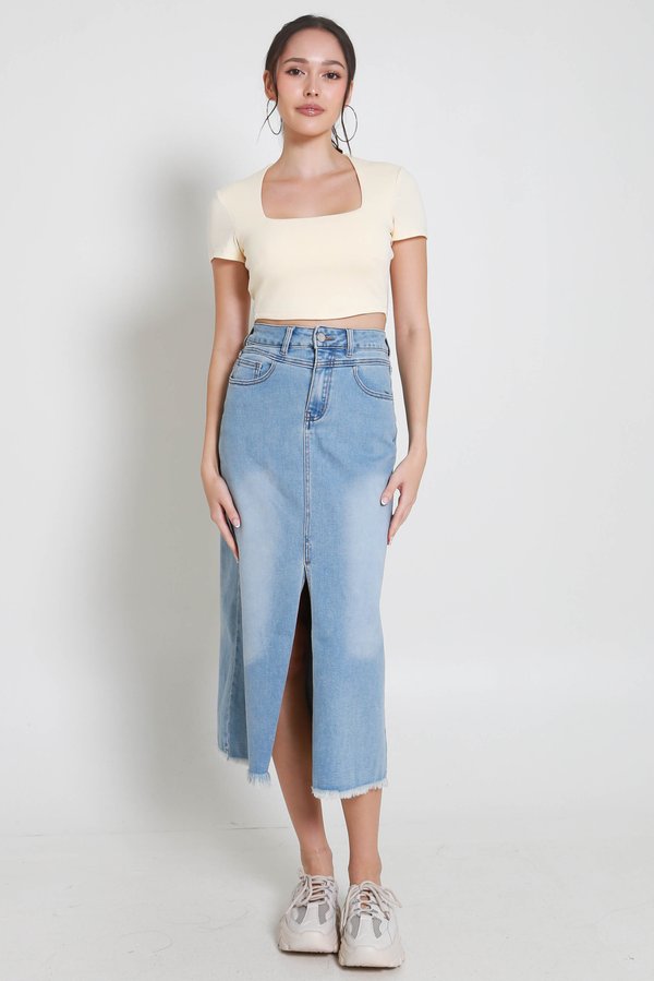 *Lite* [CROPPED] Lyla Queen Anne Top (Daffodil)