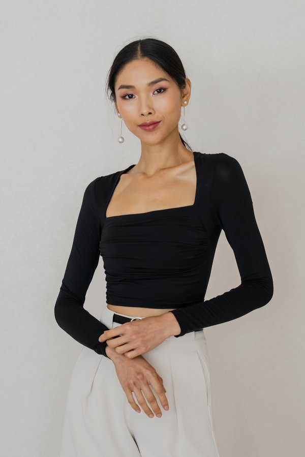 Jayla Ruched Long Sleeve Padded Top (Black)