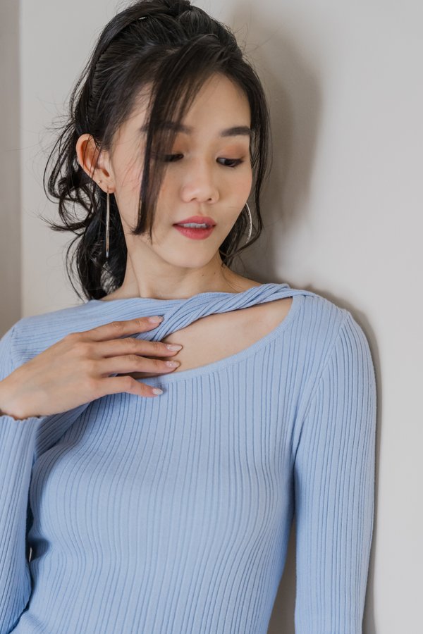 Elesa Cutout Long Sleeve Knit Top (Blue)
