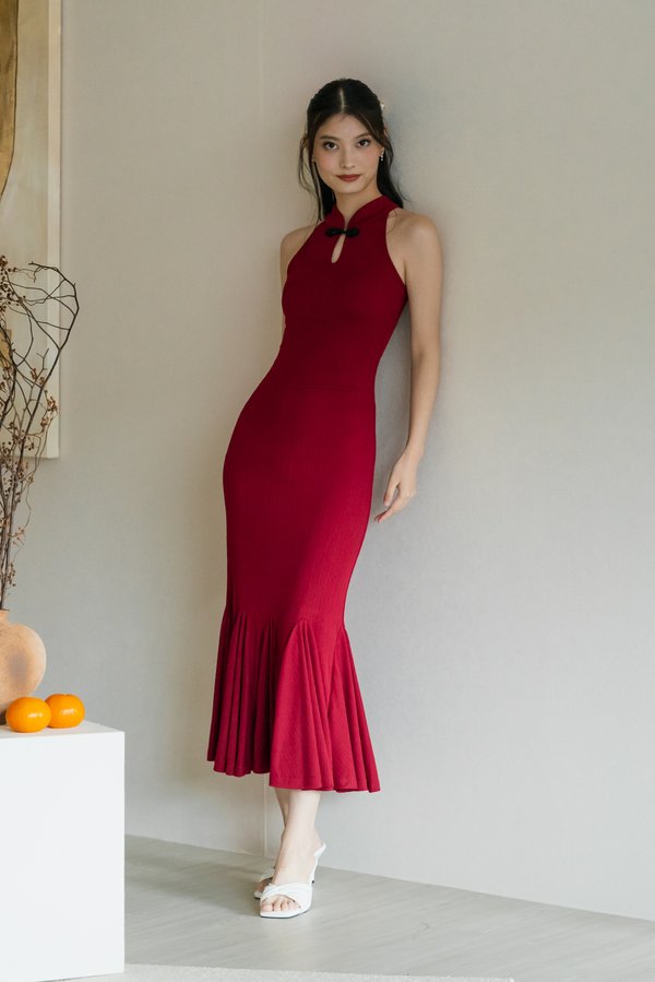 Yu Padded Textured Mermaid Qipao (Maroon)