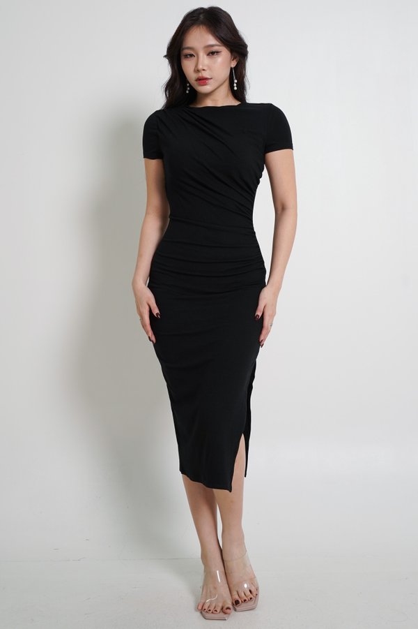 *Lite* Kayla Ruch Sleeved Padded Midi Dress (Black)