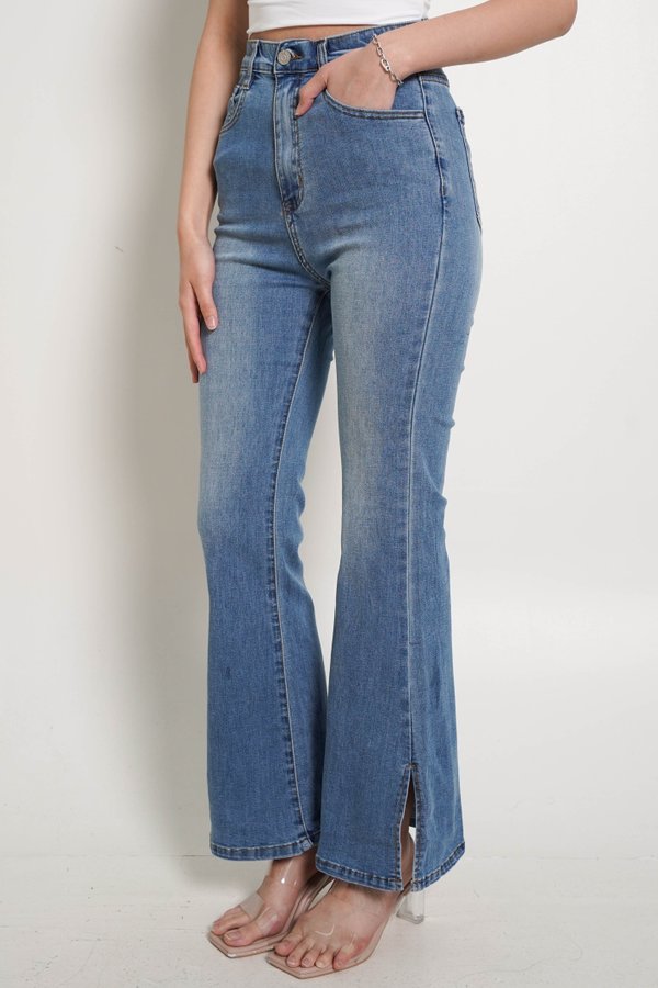 Holly Slit Hem Jeans (Mid Wash) Holly Slit Hem Jeans (Mid Wash)