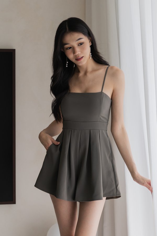 Lazier Pleated Romper (Ash Sage/BackZip) Lazier Pleated Romper (Ash Sage/BackZip)