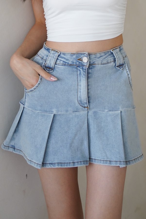 Adrena Denim Pleated Skorts (Light Wash)