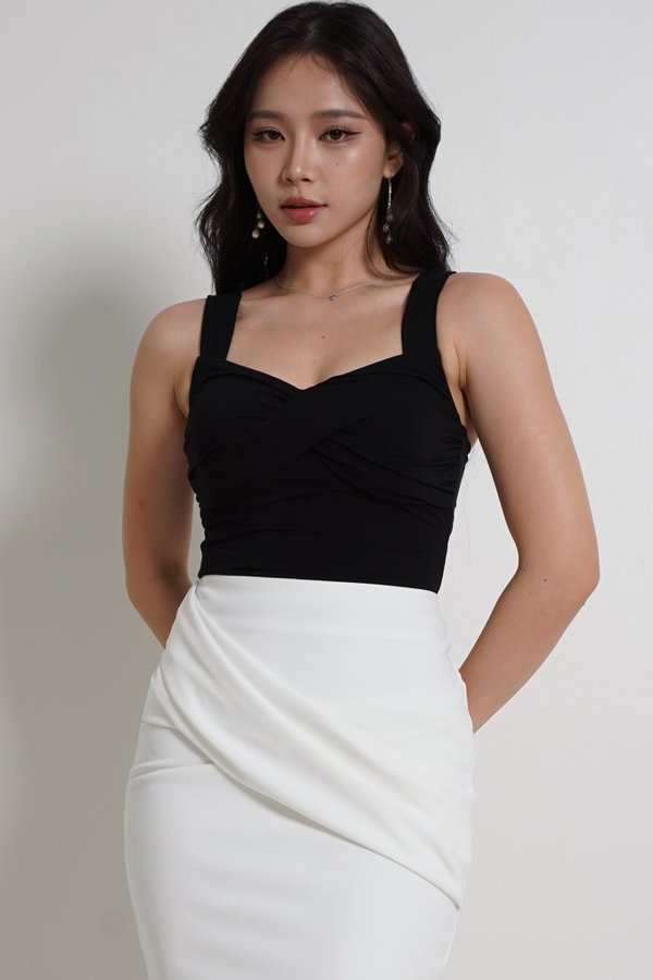 Gemma Twist Knot Top V2 (Black) Gemma Twist Knot Top V2 (Black)