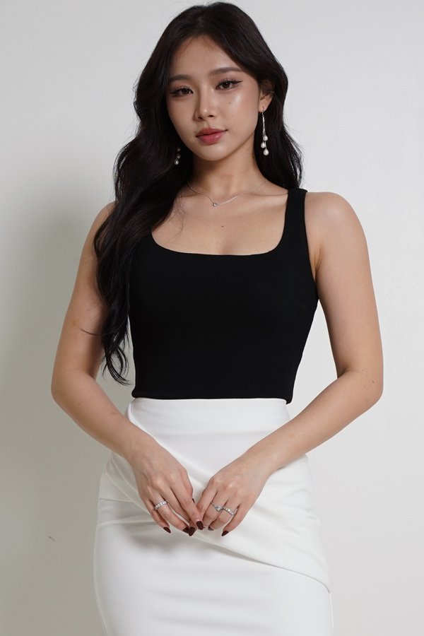 *Lite* Wera Scoop Neck Padded Top (Black)