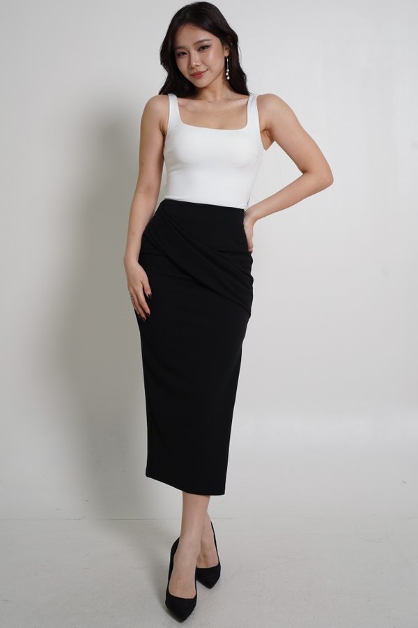 *Lite* Wera Scoop Neck Padded Top (White)