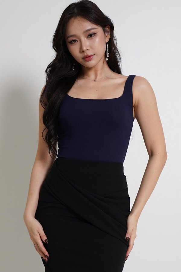 *Lite* Wera Scoop Neck Padded Top (Navy)