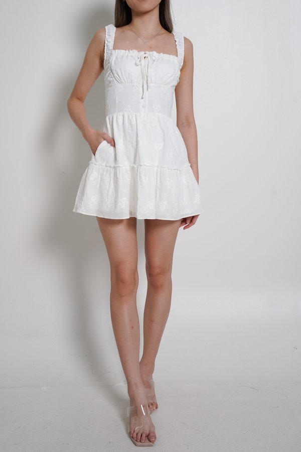 Raelynn Curve Hem Top (White) | Carrislabelle Raelynn Curve Hem Top (White) | Carrislabelle
