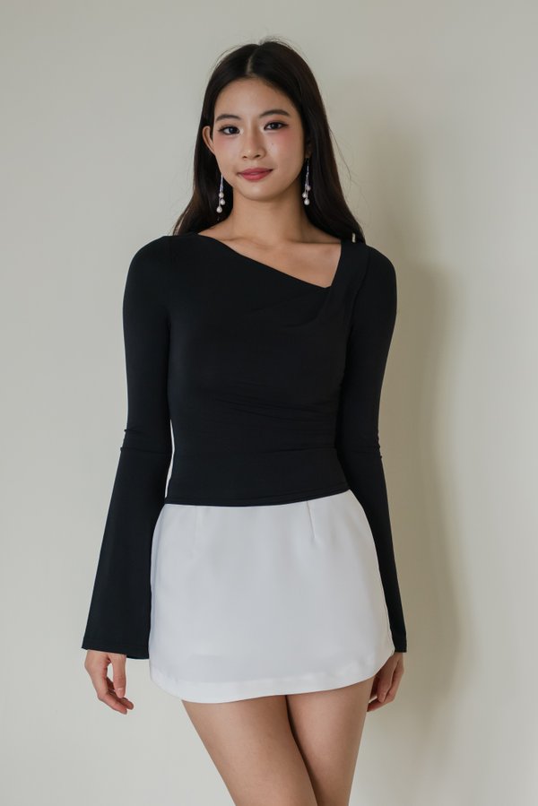 Zaya Slant Padded Long Sleeve Top (Black)