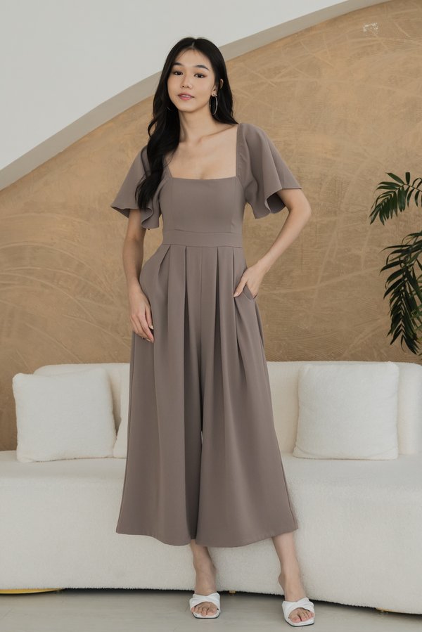 [SLEEVED] Lazie Pleated Jumpsuit (Latte)